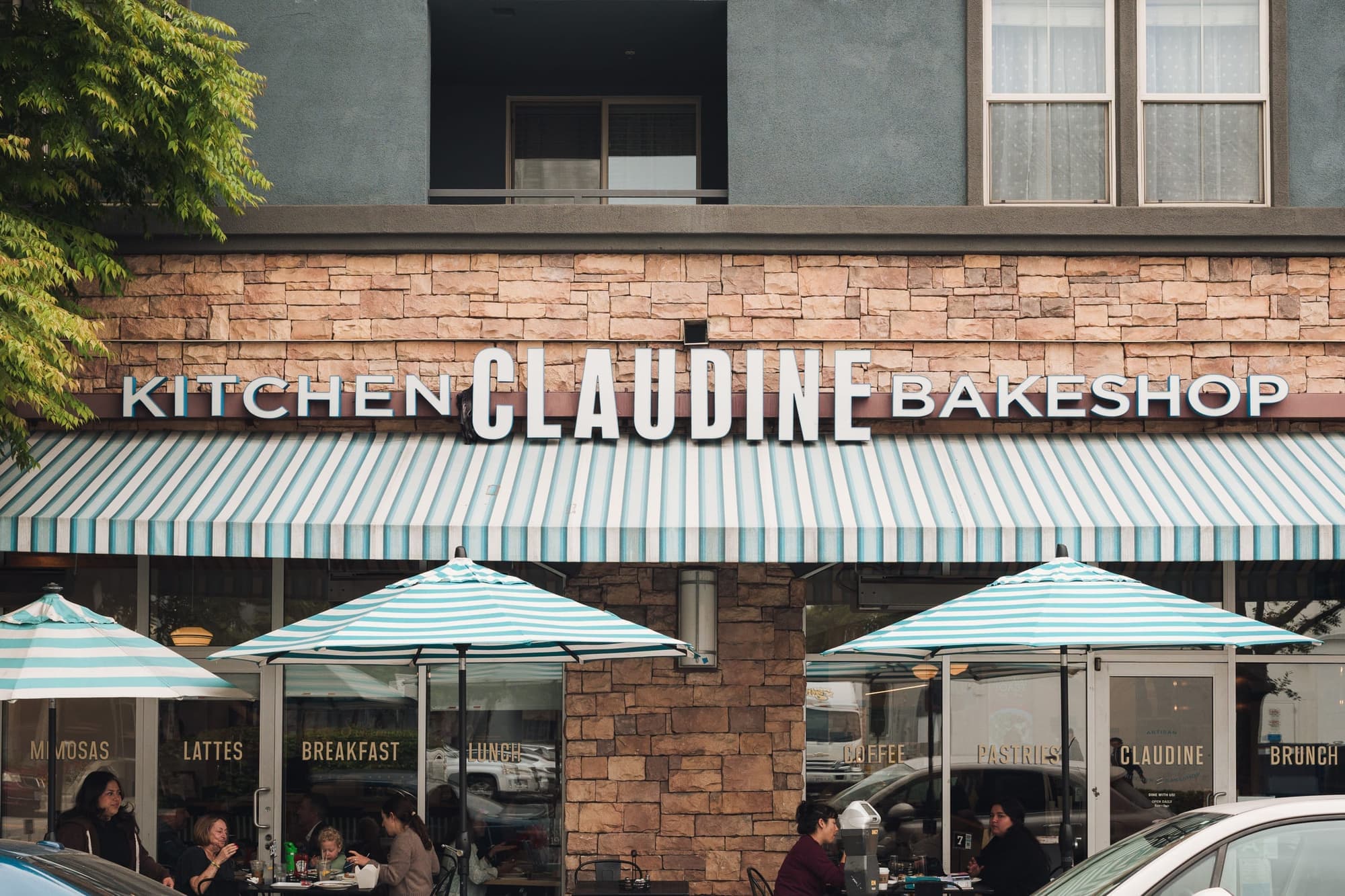 Claudine editorial