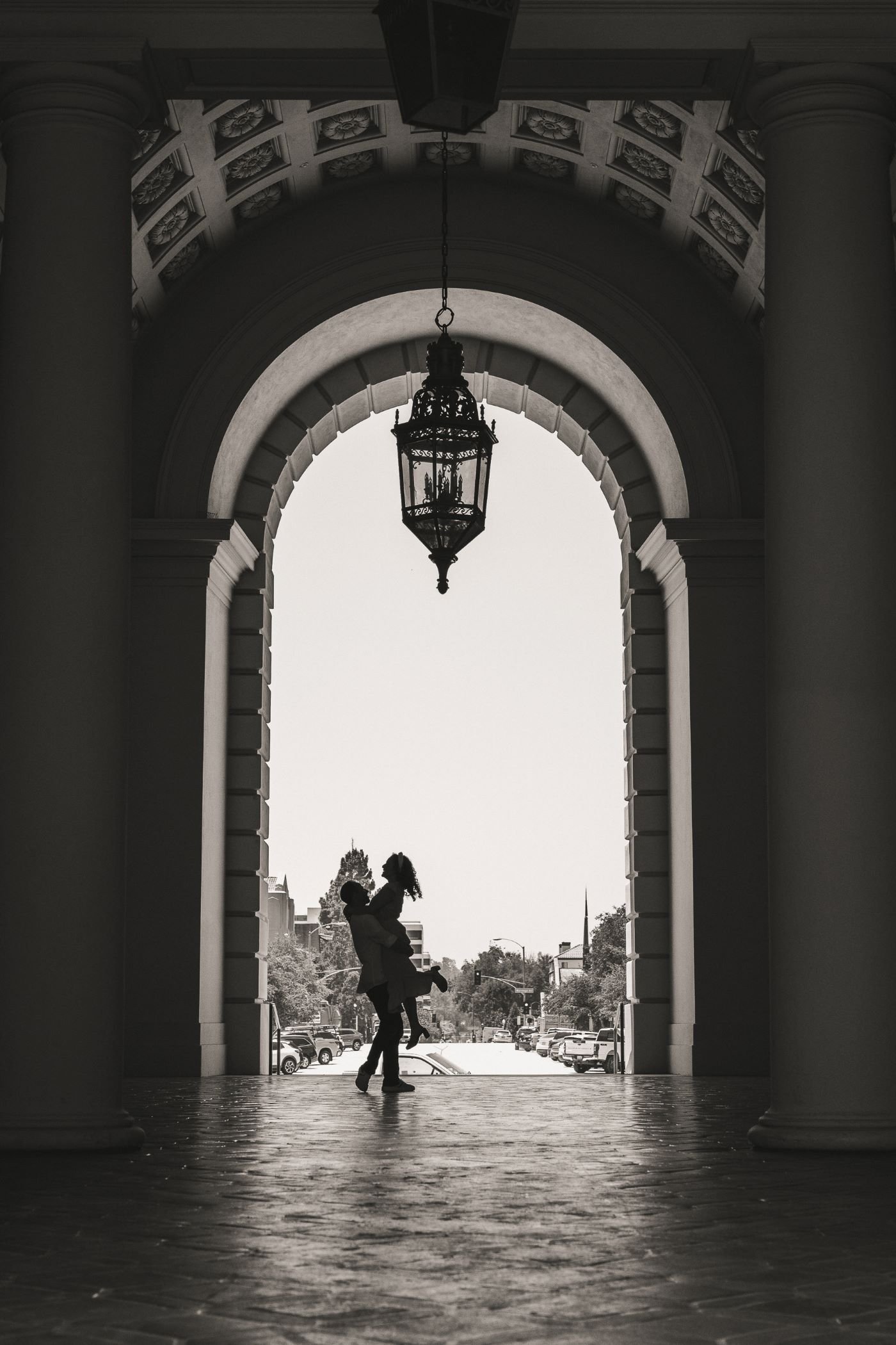 A Sunny Engagement Session at Pasadena City Hall, photo 4 by Pete Cohen, Los Angeles photographer
