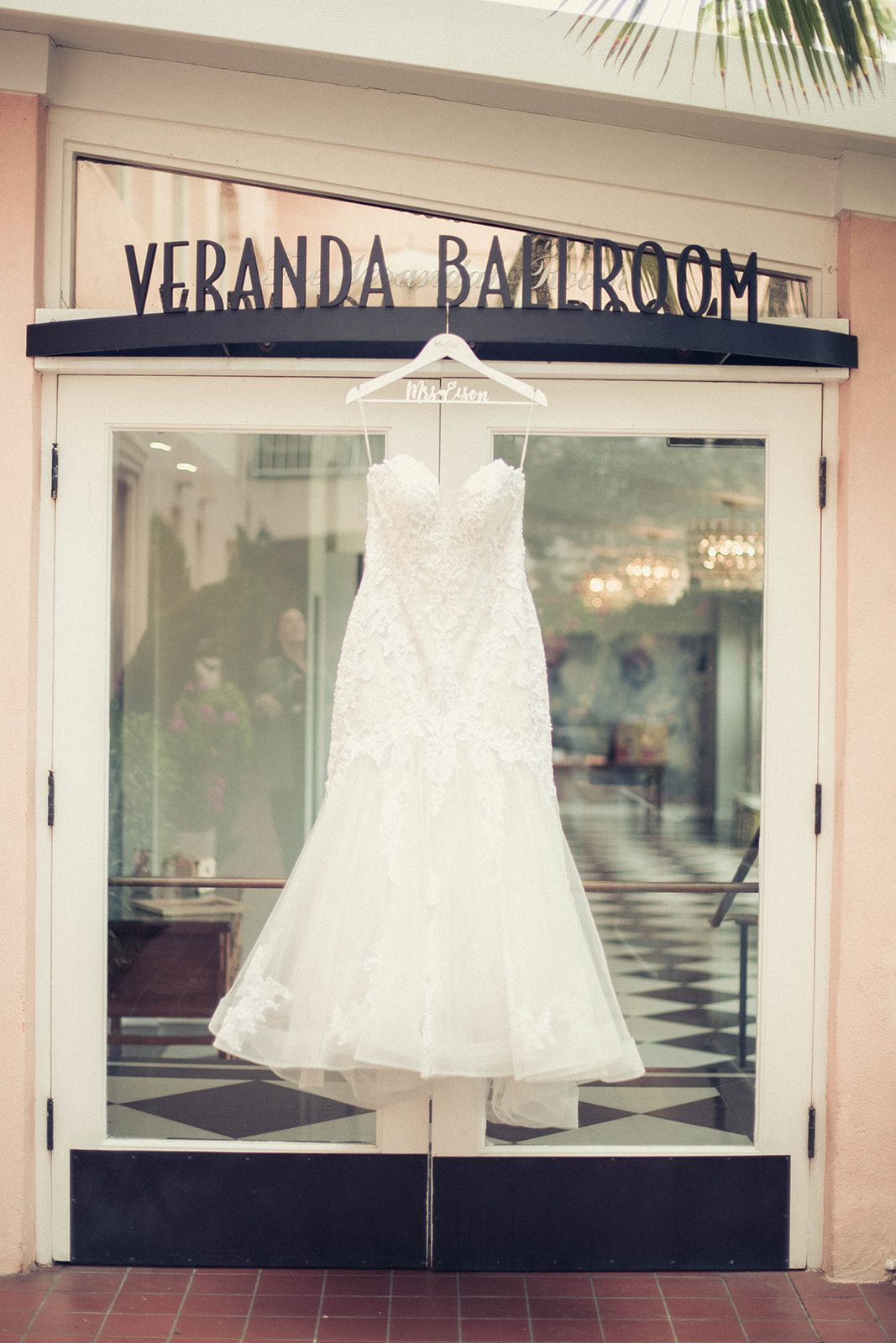 La Valencia Hotel Wedding: A Photographer's Guide to La Jolla's Pink Lady, photo 2 by Pete Cohen, Los Angeles photographer